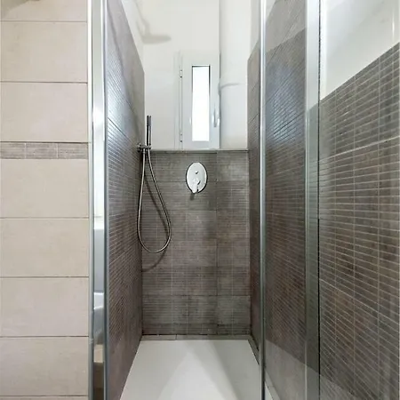 Industrial House Rom